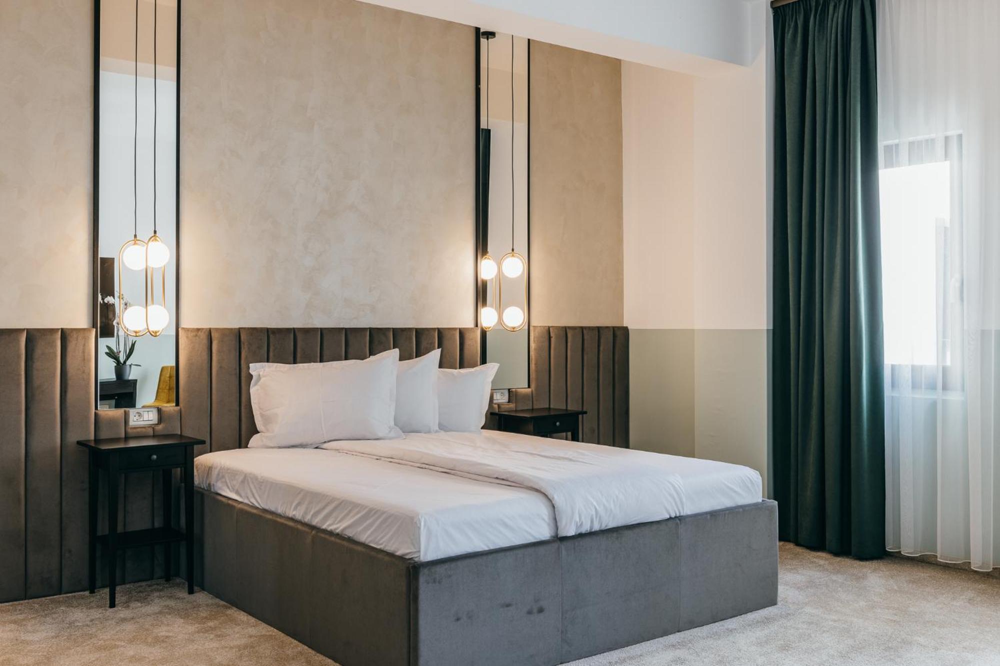 Hotel Agora Mures Târgu-Mureş Екстериор снимка