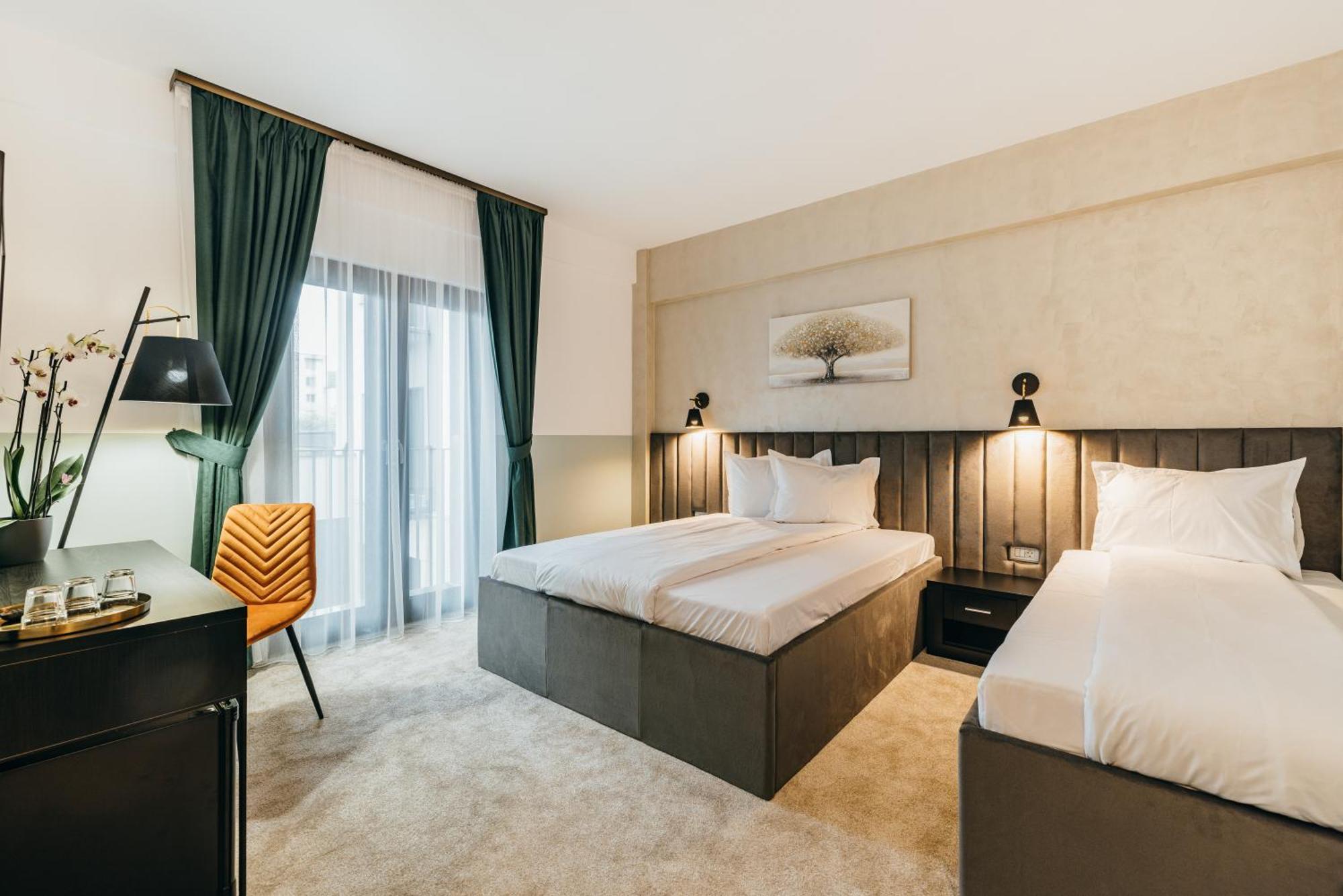 Hotel Agora Mures Târgu-Mureş Екстериор снимка